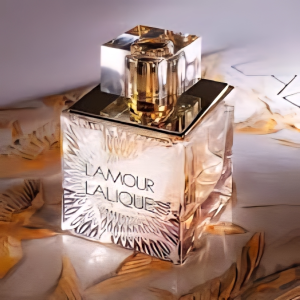 عطر لالیک لامور، عطری زنانه و محبوب با رایحه‌ای ملایم و شیرین.Lalique L'Amour EDP 100ml ادوپرفیوم لالیک لامور با نت‌های گلی و دل‌انگیز.خرید اینترنتی عطر لالیک لامور اصل.