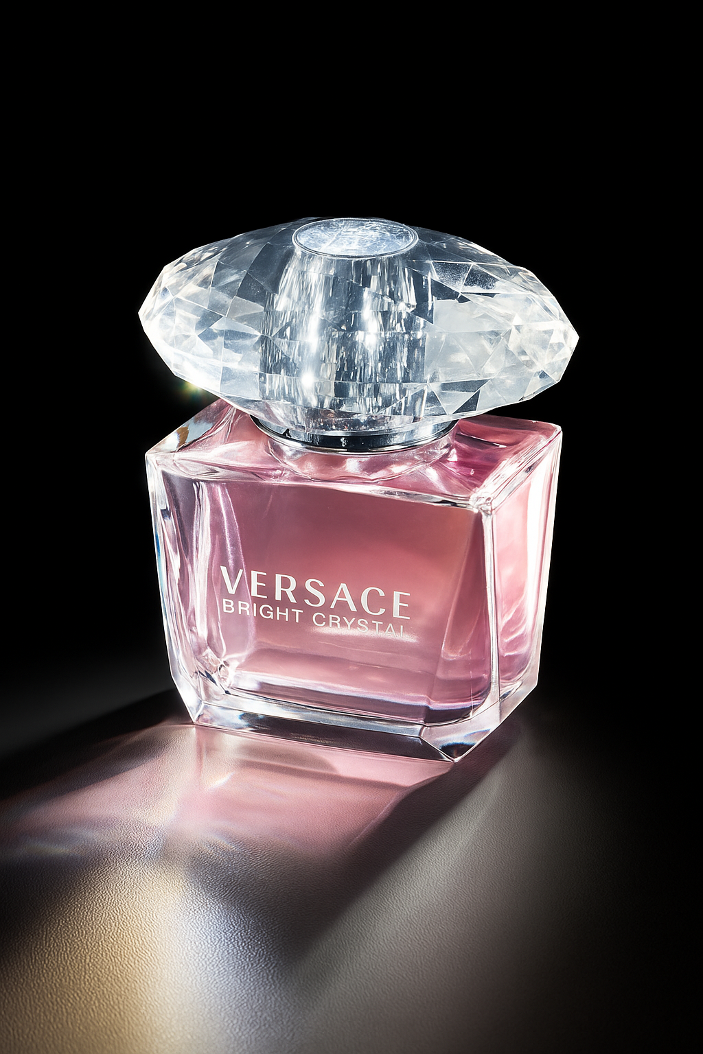 ادوتویلت Versace Bright Crystal 50ml درخشش لطافت در عطر Versace Bright Crystal، رایحه ملایم و جذاب برایت کریستال، تجربهای متفاوت با ادوتویلت Versace Bright Crystal 50ml